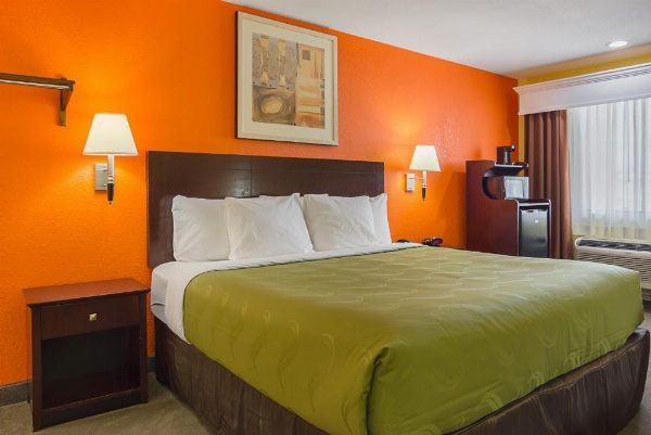 Quality Inn Carthage image 8